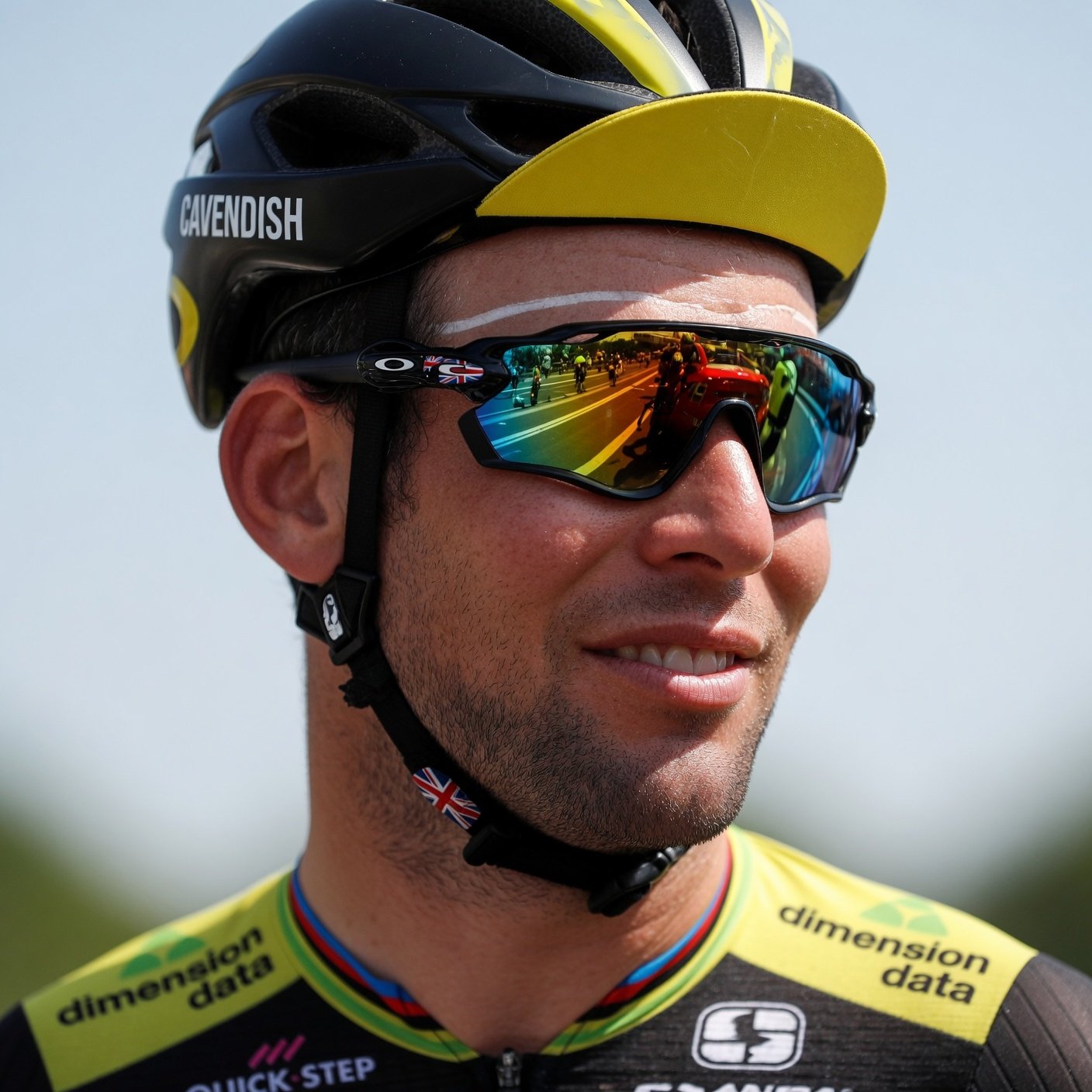 Mark Cavendish with sunglasses